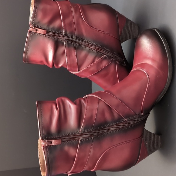 Vangelo Donna Red Heeled Faux Fur Lined Side Zippered Ankle Boots,Size 40. - Picture 14 of 15